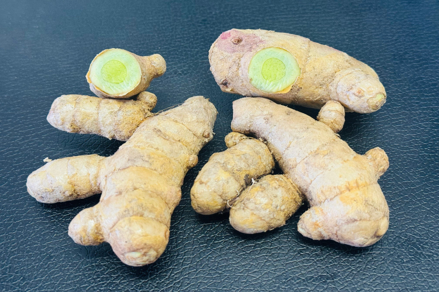 Black Turmeric Rhizome/Crown